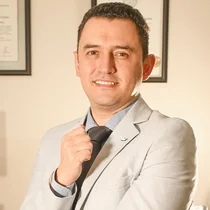 Dr. Héctor Laparra